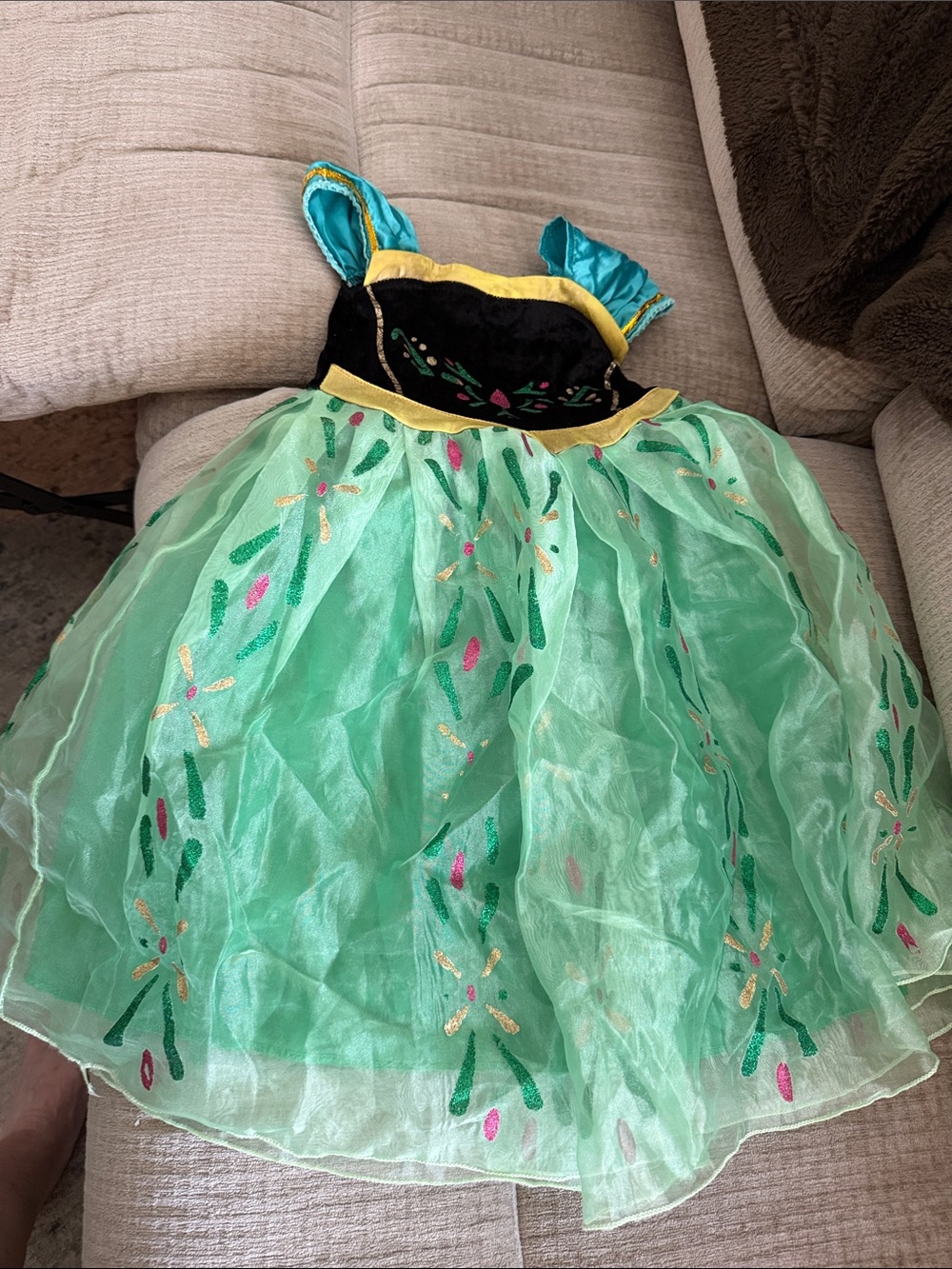 Anna from frozen dress from Vague approximately size 4/5